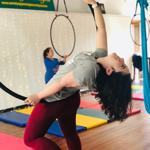 Meet your Posher, Vicky - Picture 2 of 3